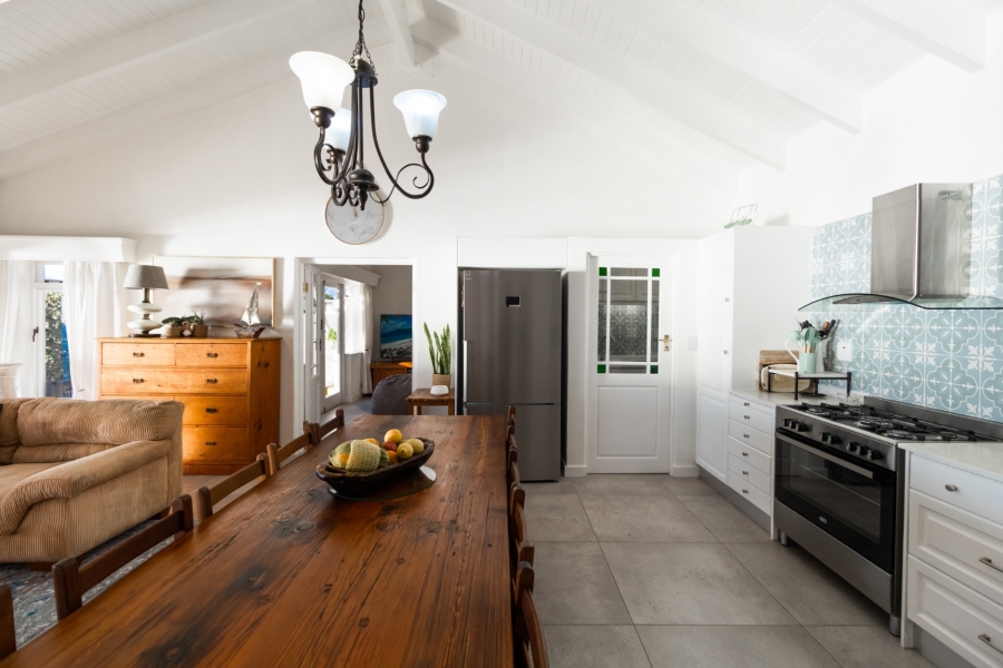 4 Bedroom Property for Sale in Mountainside Western Cape